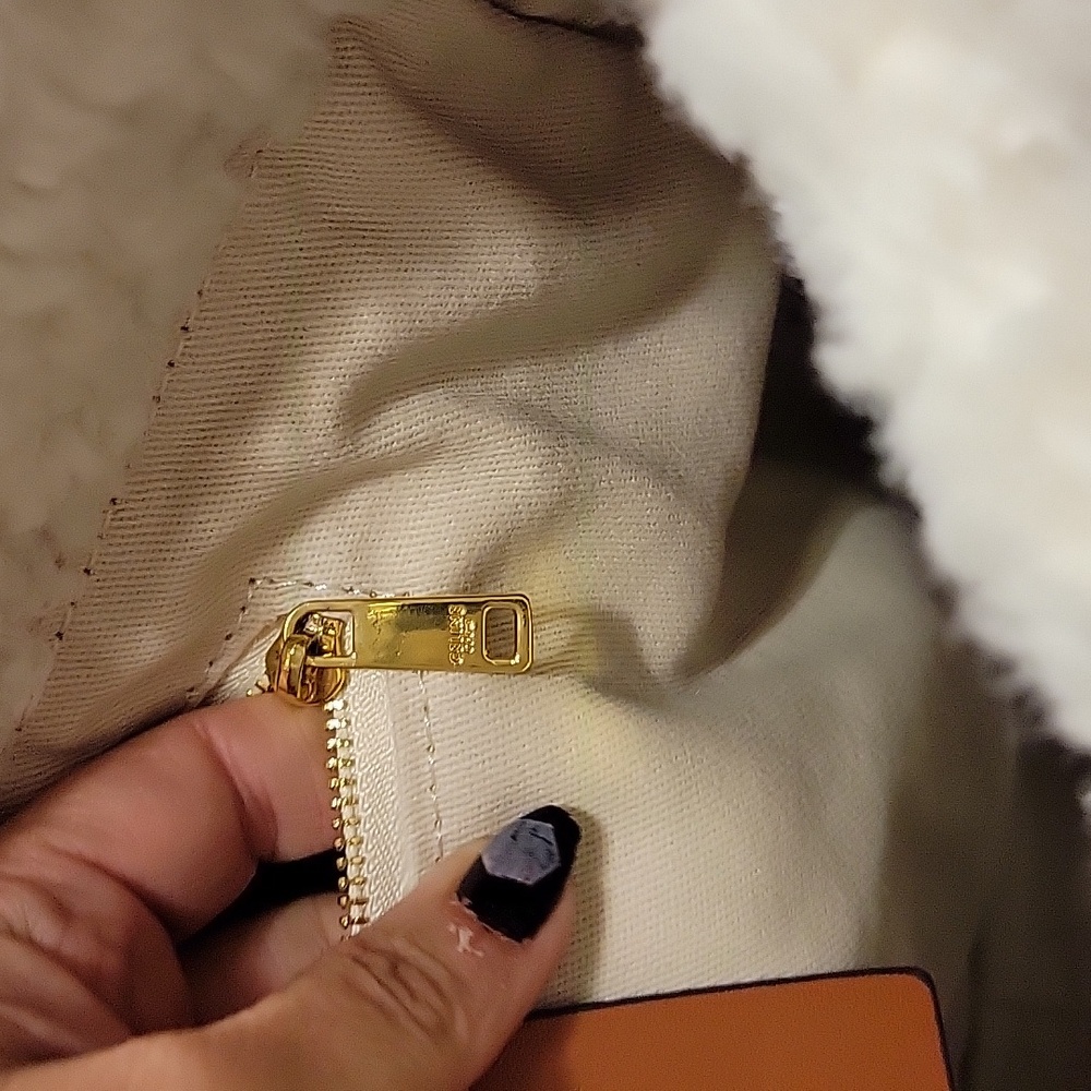 Celine Tan Leather Women's Bag - Picture 8 of 12